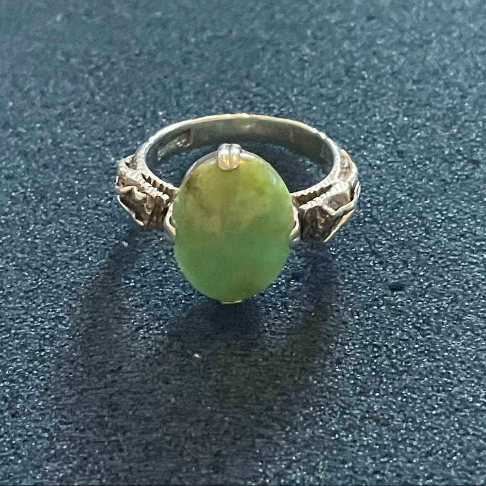 Unique Green stone sterling ring size 6.5-6.75